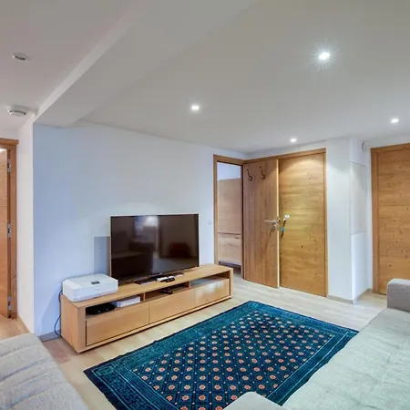 Domek alpejski Luxury Sleeps 10 Mont Blanc View Hammam Chamonix